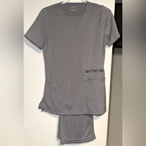 Women's 4-Pocket V-Neck Scrub Top
Women's Bootcut Yoga Scrub Pant